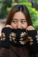 Load image into Gallery viewer, Emma Scarf