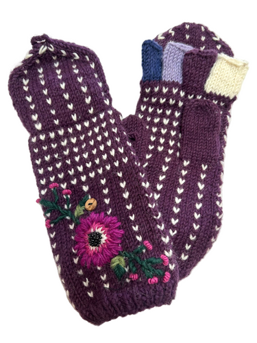 Daphne Convertible Mitten in Wine