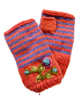 Load image into Gallery viewer, Olive Handwarmer in Coral